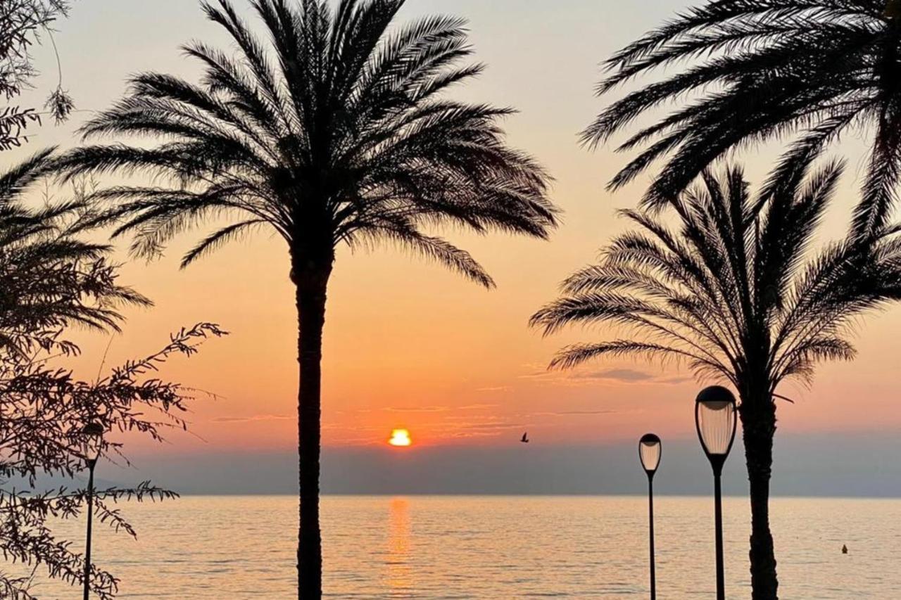 Studio front de mer tout équipé au cœur du centre ville Antibes Extérieur photo