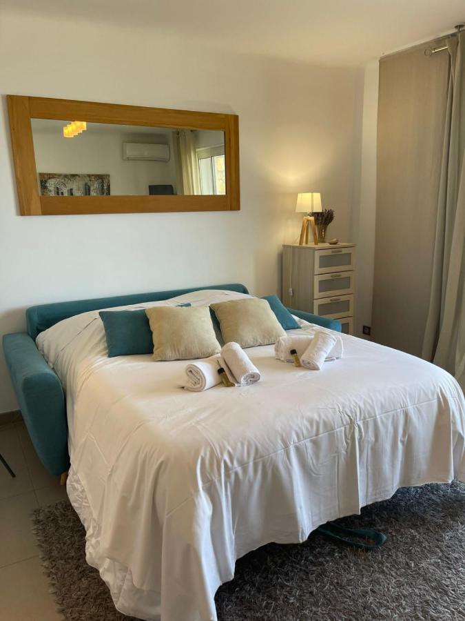Studio front de mer tout équipé au cœur du centre ville Antibes Extérieur photo