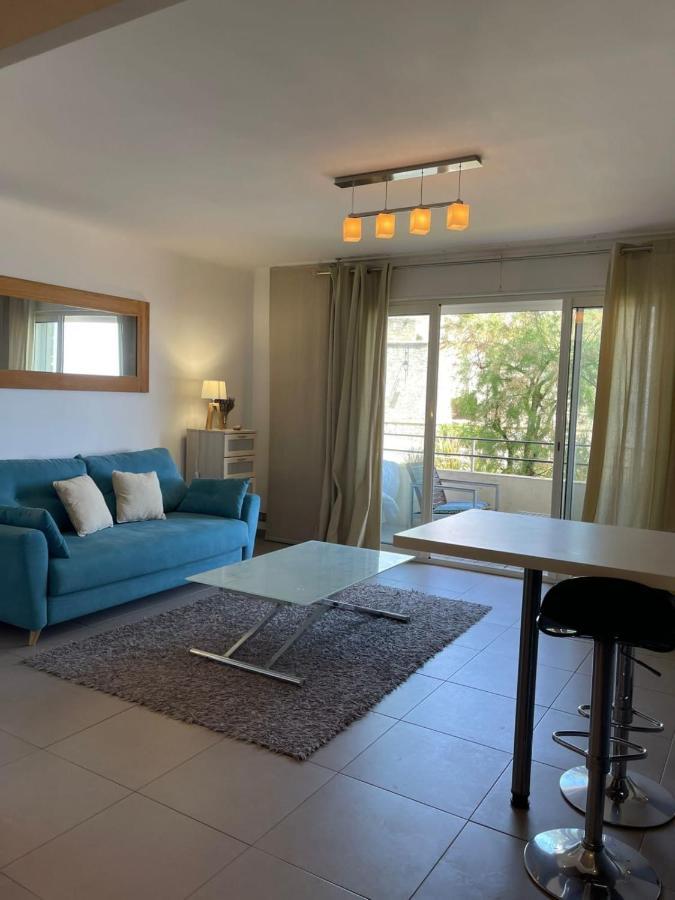 Studio front de mer tout équipé au cœur du centre ville Antibes Extérieur photo